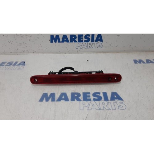 Peugeot - 107 - Third brake light