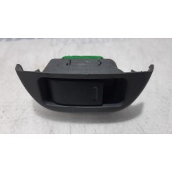 Peugeot - 107 - Electric window switch