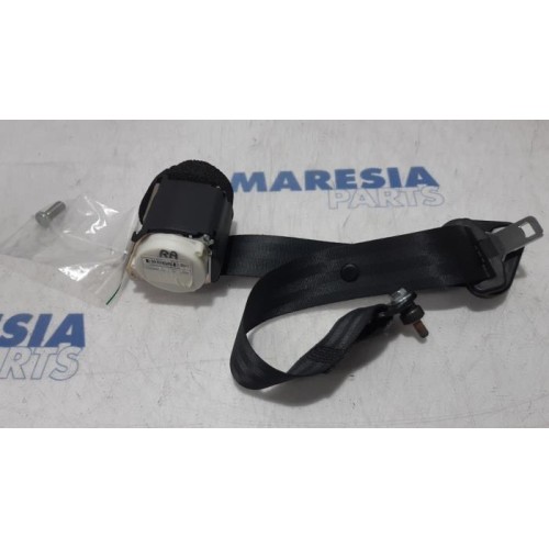 Fiat - 500 - Rear seatbelt, right