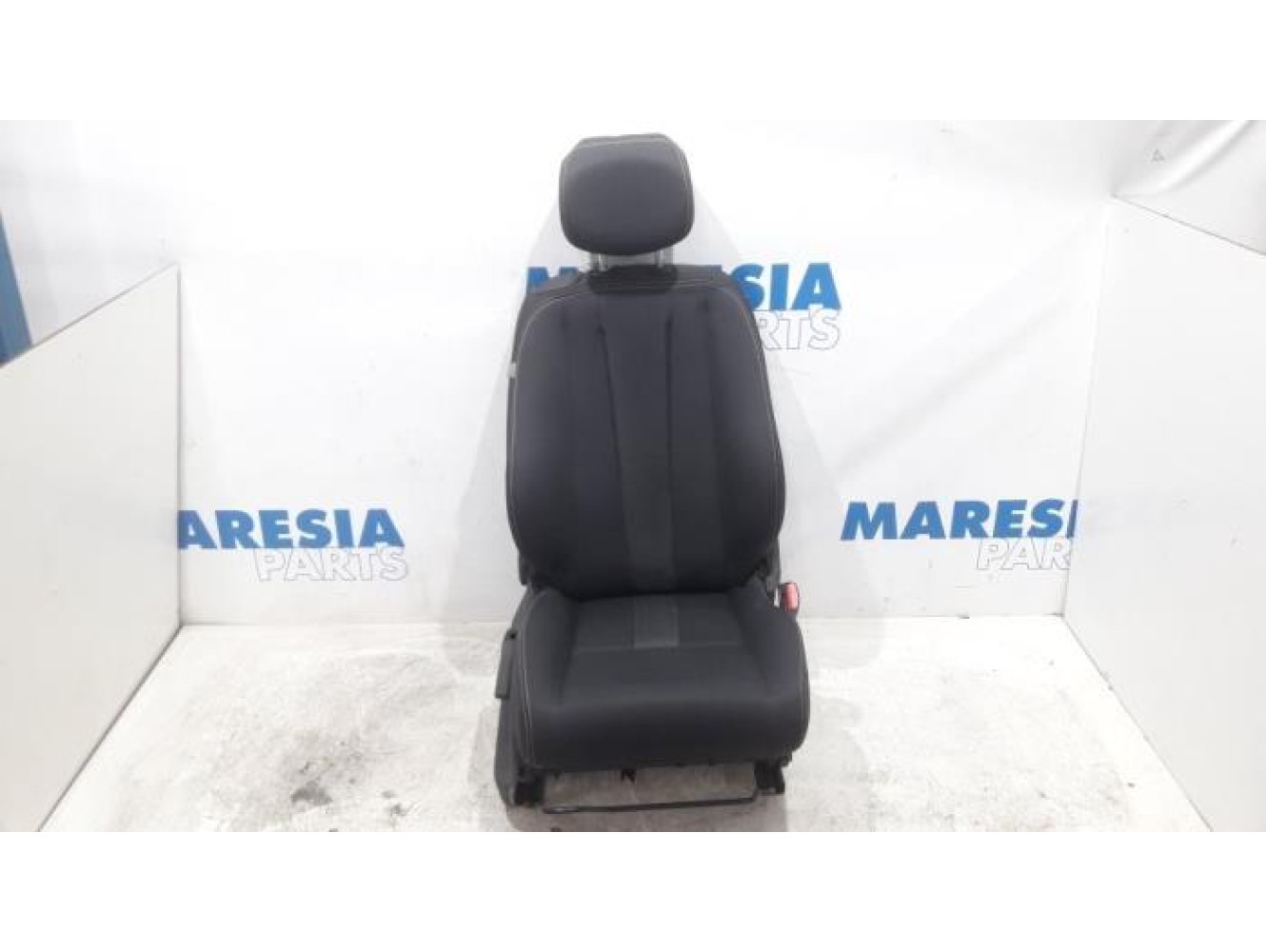 Renault - Megane - Seat, right