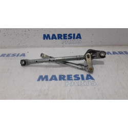 Peugeot - 107 - Wiper mechanism
