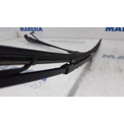 Peugeot - 107 - Front wiper arm