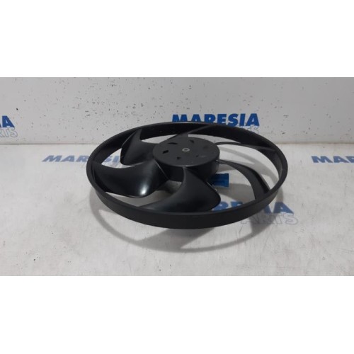 Renault - Trafic - Fan motor