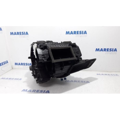 Renault - Clio - Heater housing