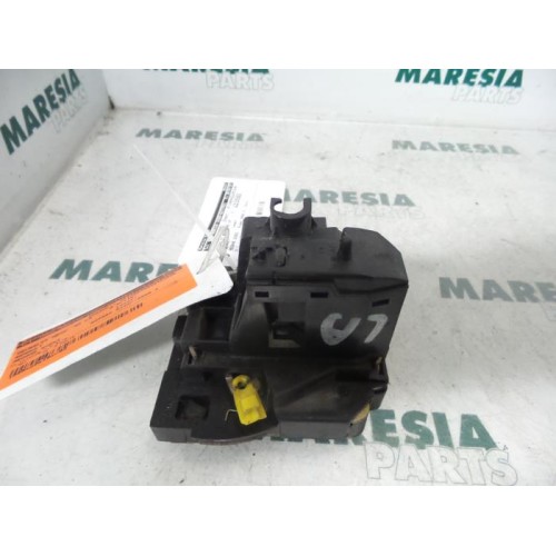 Renault - Megane Scenic - Rear door lock mechanism 4-door, left