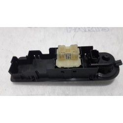 Renault - Clio - Multi-functional window switch