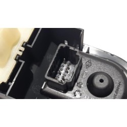Renault - Clio - Multi-functional window switch
