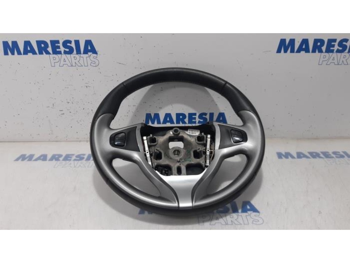 Renault - Clio - Steering wheel