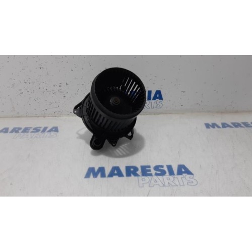 Renault - Clio - Heating and ventilation fan motor