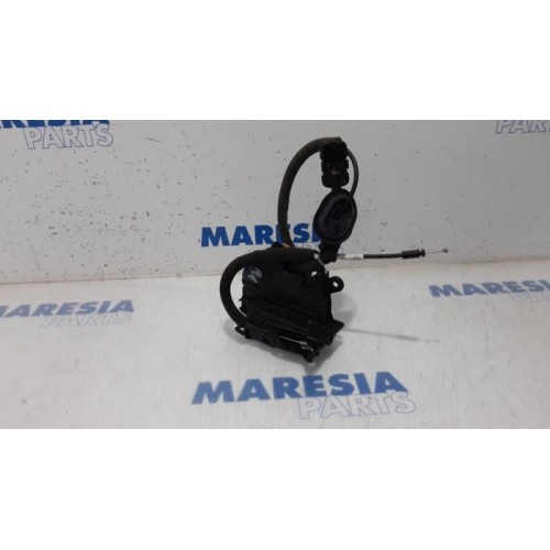Renault - Clio - Rear door mechanism 4-door, right