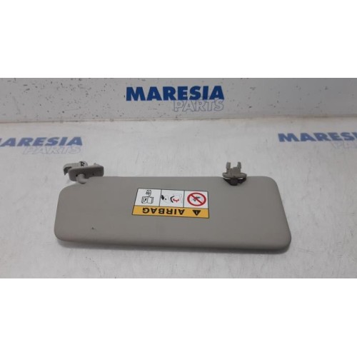 Renault - Clio - Sun visor