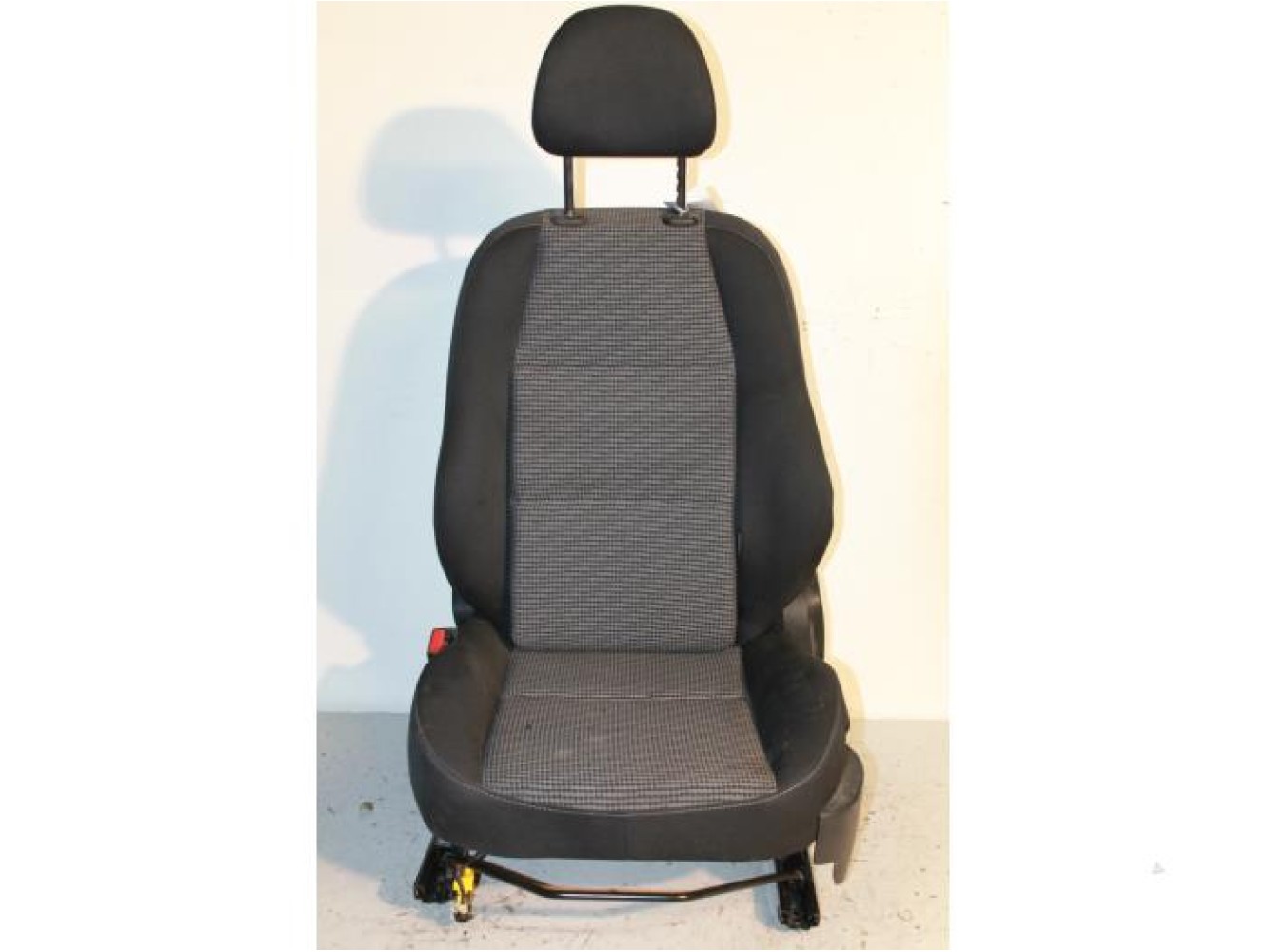 Peugeot - 207 - Sitz links