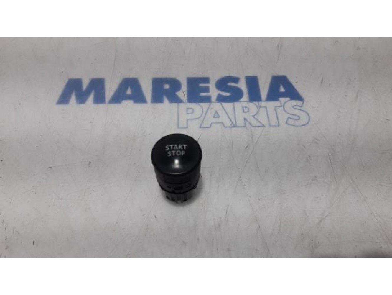 Renault - Clio - Start/stop switch