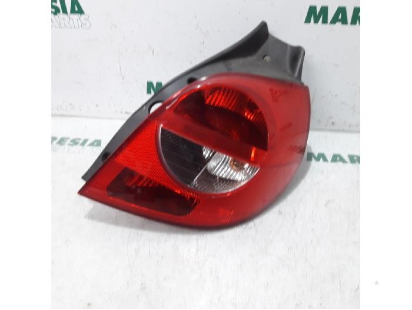 Renault - Clio - Taillight, right