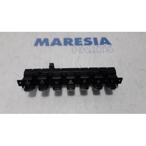 Peugeot - 3008 - Panic lighting switch