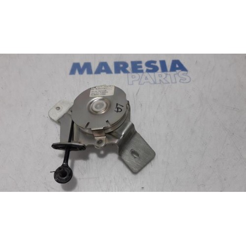 Peugeot - 3008 - Tailgate hinge