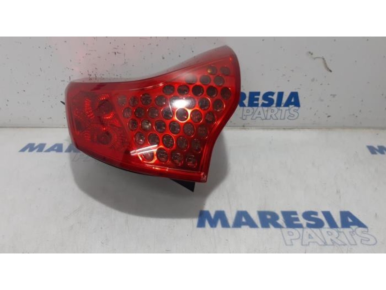 Peugeot - 3008 - Taillight, right