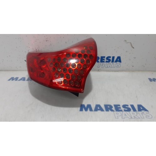 Peugeot - 3008 - Taillight, right