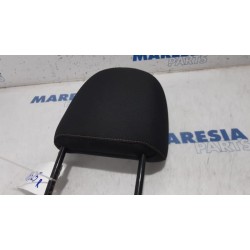 Renault - Clio - Headrest