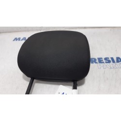 Renault - Clio - Headrest