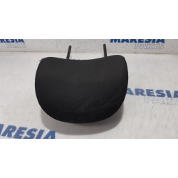 Renault - Clio - Headrest
