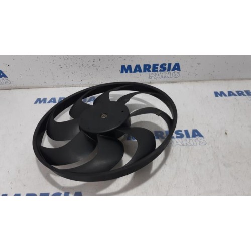 Renault - Clio - Fan motor