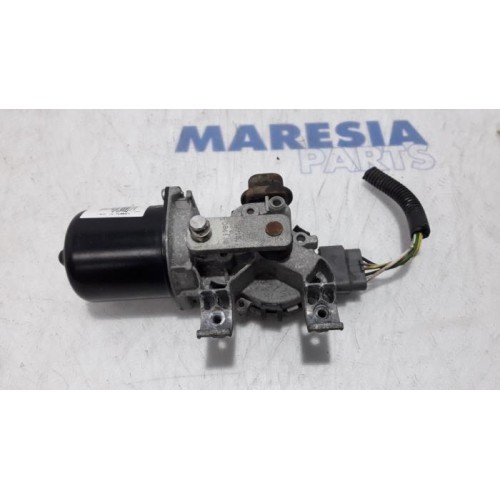 Renault - Clio - Front wiper motor