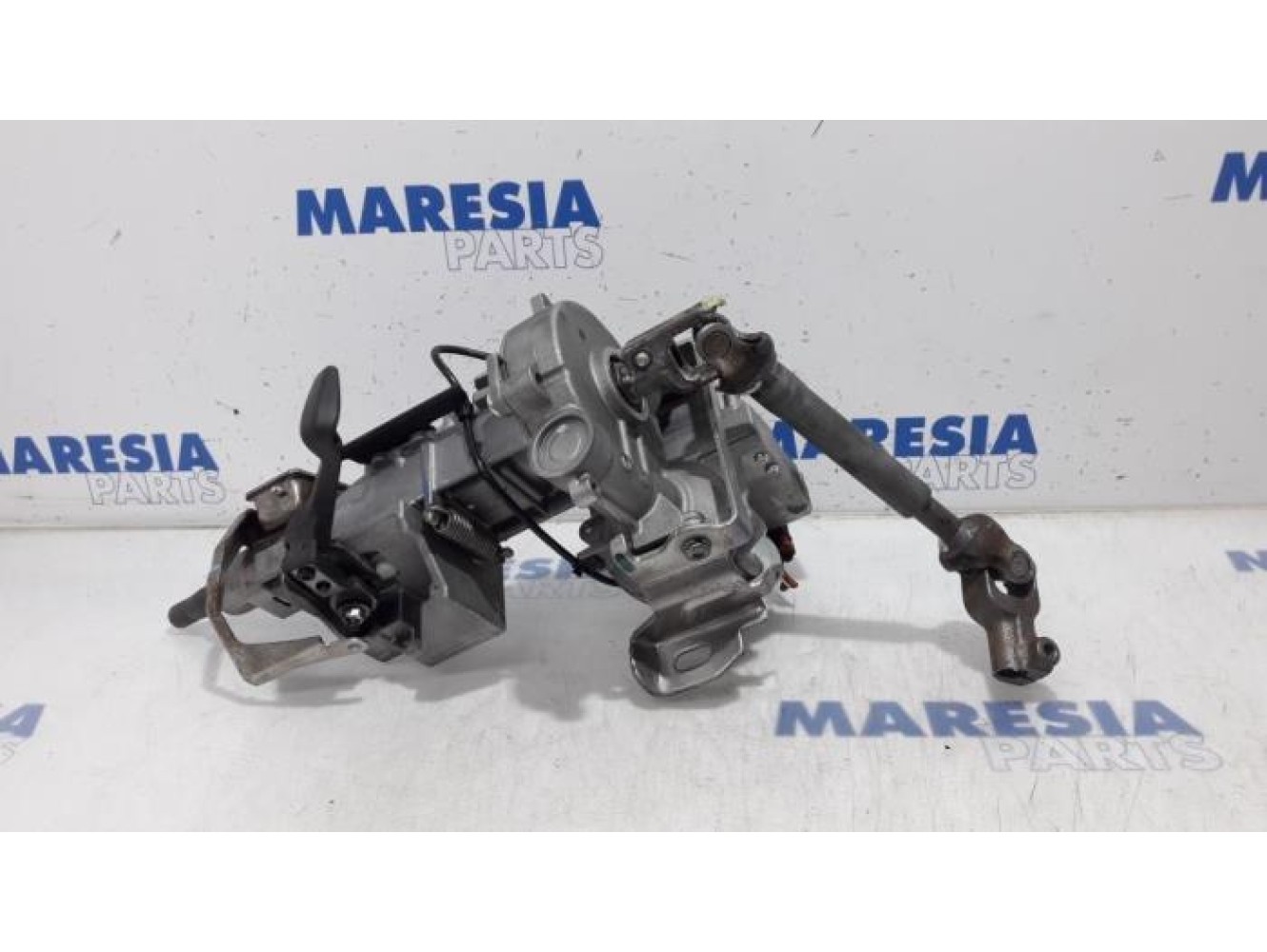 Renault - Clio - Steering column housing