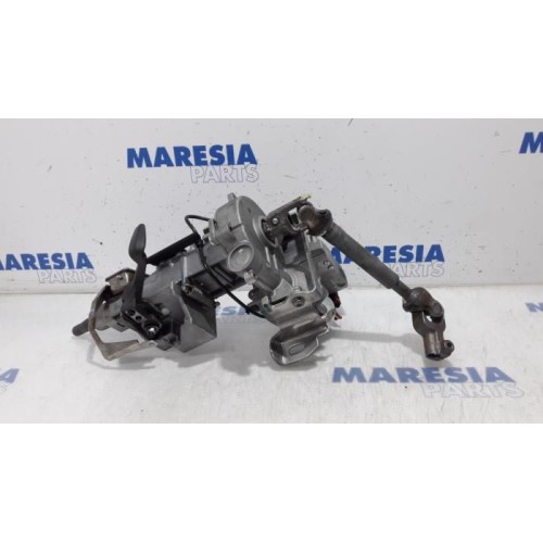 Renault - Clio - Steering column housing