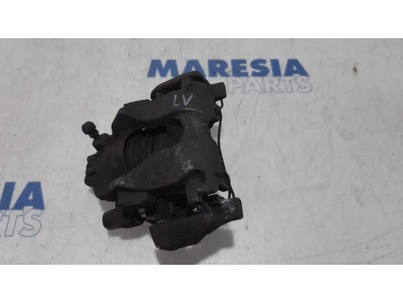 Renault - Clio - Front brake calliper, left