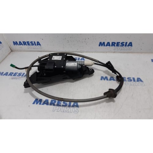 Peugeot - 3008 - Parking brake mechanism