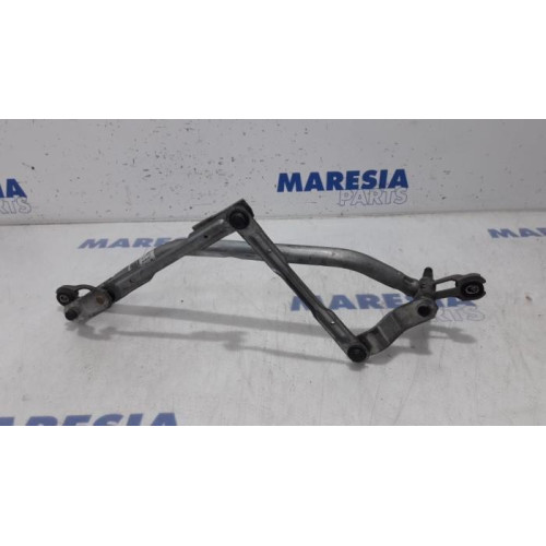 Peugeot - 207 - Wiper mechanism