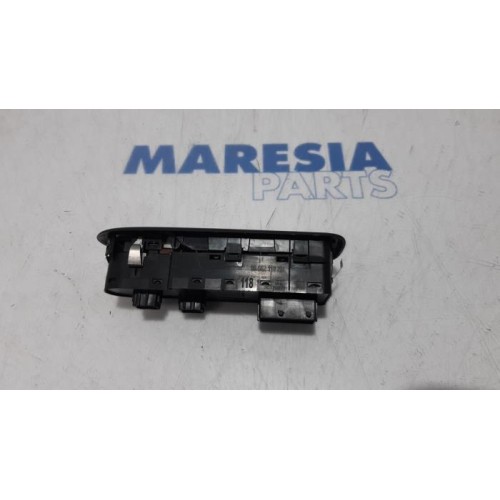Peugeot - 508 - Multi-functional window switch