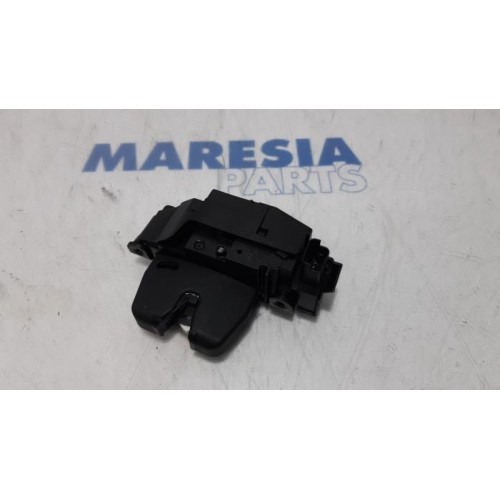 Peugeot - 508 - Tailgate lock mechanism