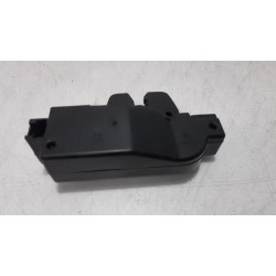 Peugeot - 307 - Tailgate lock mechanism