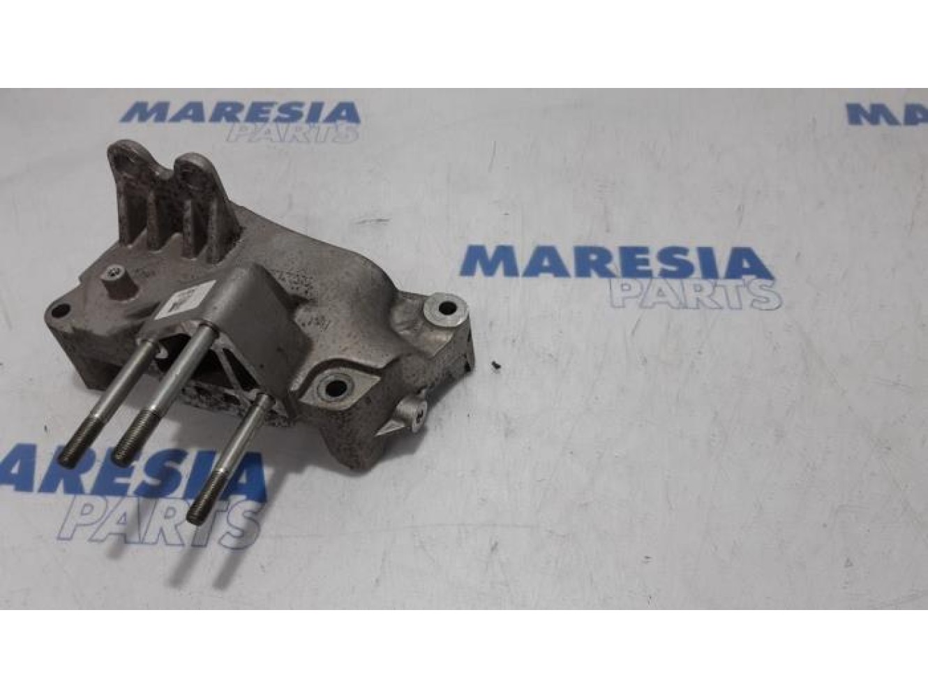 Fiat - Doblo - Engine mount