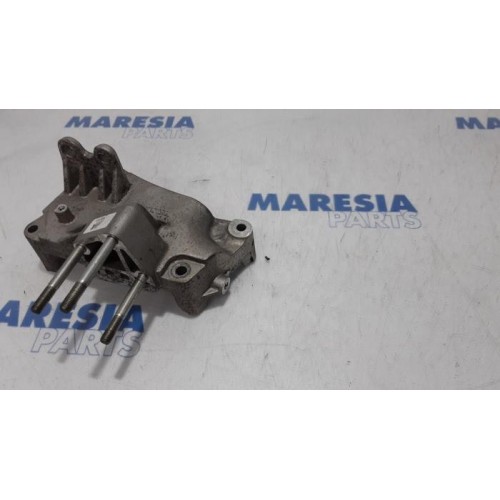 Fiat - Doblo - Engine mount