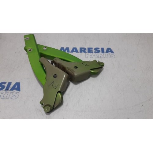 Fiat - Punto - Bonnet Hinge