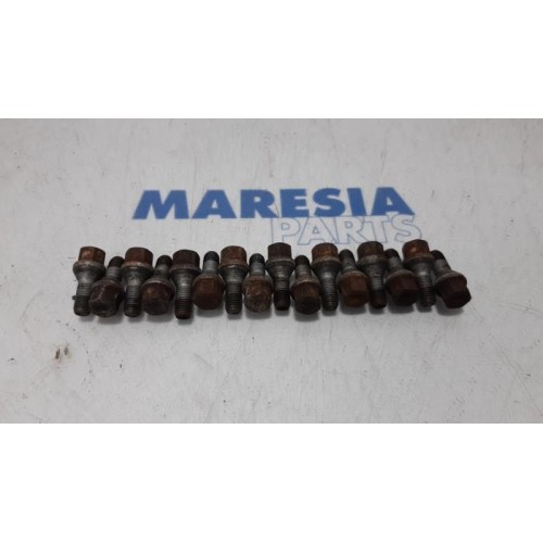 Fiat - Punto - Set of bolts