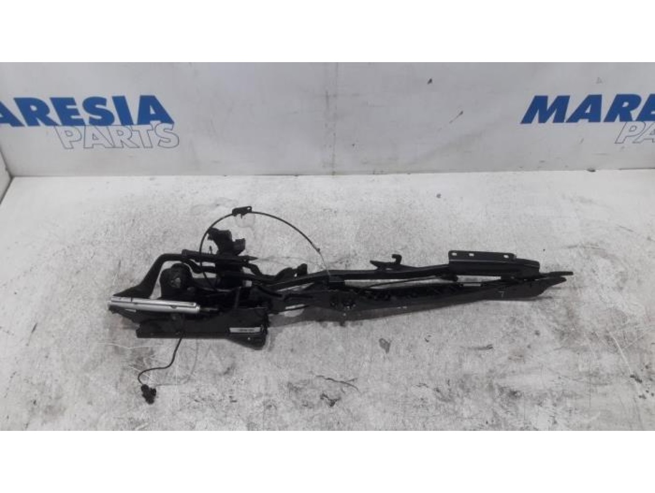 Peugeot - 307 - Convertible top hinge