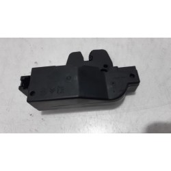 Peugeot - 307 - Tailgate lock mechanism