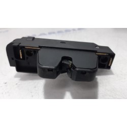 Peugeot - 307 - Tailgate lock mechanism