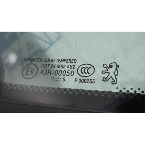 Peugeot - 307 - Vitre triangulaire avant droite