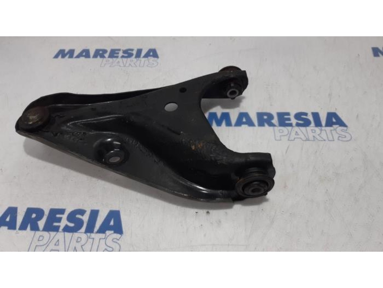 Dacia - Logan - Front lower wishbone, right