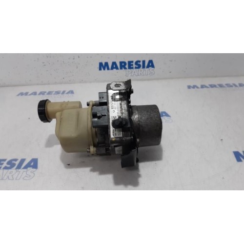 Dacia - Logan - Power steering pump