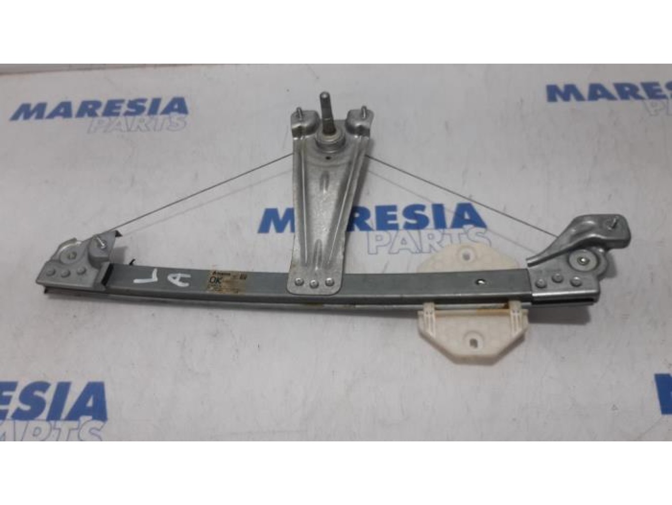 Dacia - Logan - Rear door window mechanism 4-door, left