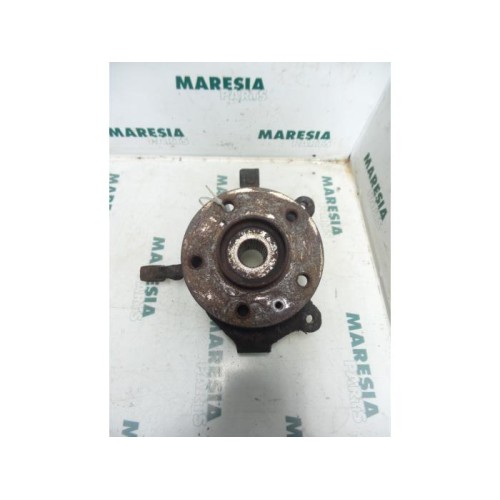 Renault - Trafic - Knuckle, front right
