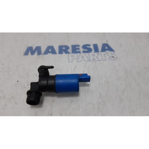 Peugeot - RCZ - Windscreen washer pump