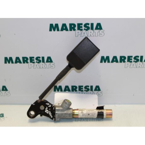 Citroen - Xantia - Gurtsrammer links