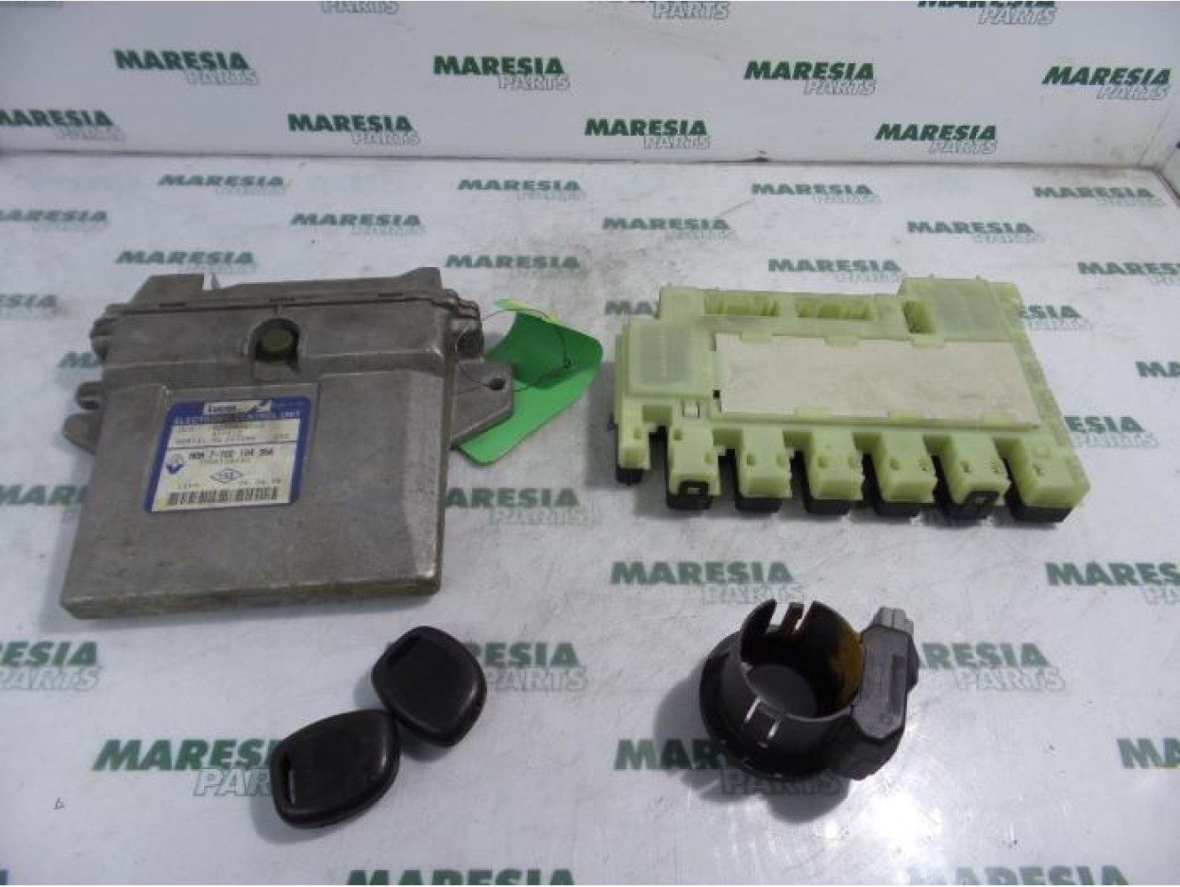 Renault - Clio - Engine management computer